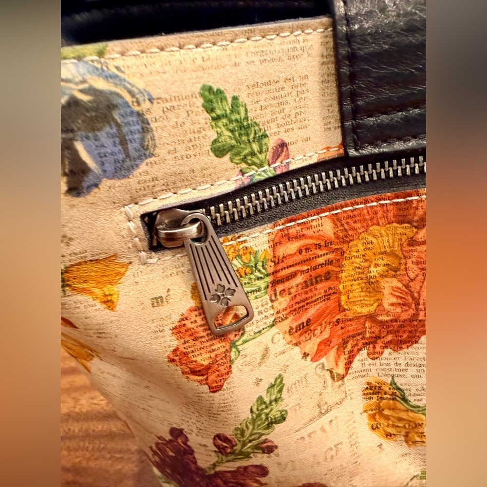 Patricia Nash Irving Bucket Parisian Newspaper Floral Satchel EUC - Picture 7 of 17